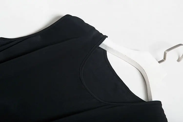 Черное шелковое базовое платье без рукавов с тонким круглым вырезом и шнуровкой |