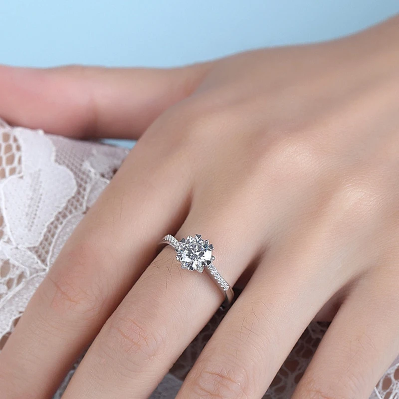 

S925 Silver D Color Moissanite Ring Women's Single Row Micro-Inlaid Snowflake Opening