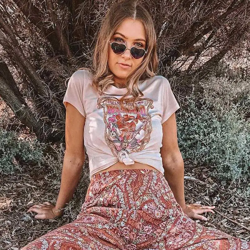 Каштановых Queens Для женщин Boho футболки с коротким рукавом принтом букв Винтаж