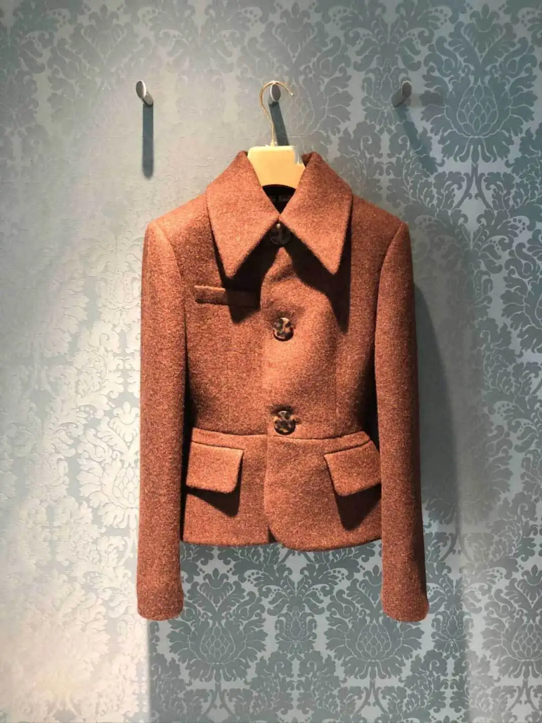 

Новинка Осень-зима 2021, стильное коричневое шерстяное пальто верблюжьего цвета, женское короткое однобортное приталенное Женское пальто