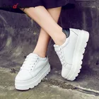 Кроссовки женские на шнуровке, повседневная массивная нескользящая обувь из искусственной кожи, на массивном каблуке, белые, осень 2019