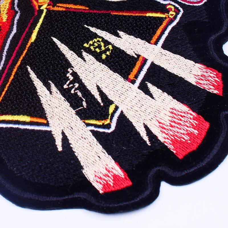 Праджня Красный Череп Аппликация сломанной гитары полосы нашивки в стиле рок н