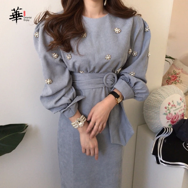 

Женское вельветовое платье-макси с цветочным принтом