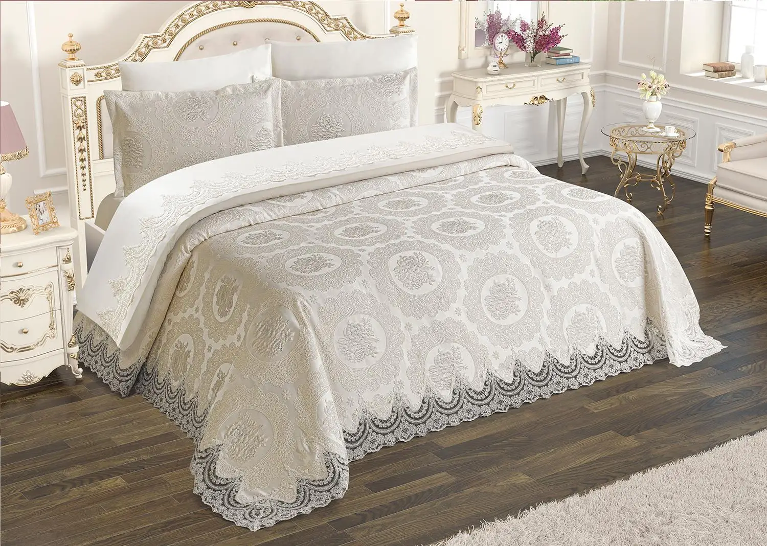 

French Laced Gonca Bridal Set Cream