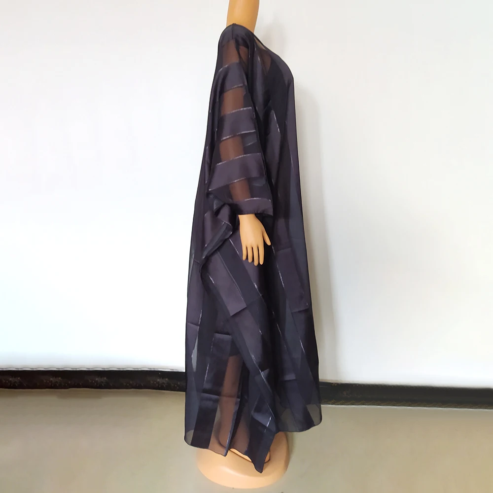 Женское платье в полоску с круглым вырезом и длинным рукавом летучая мышь