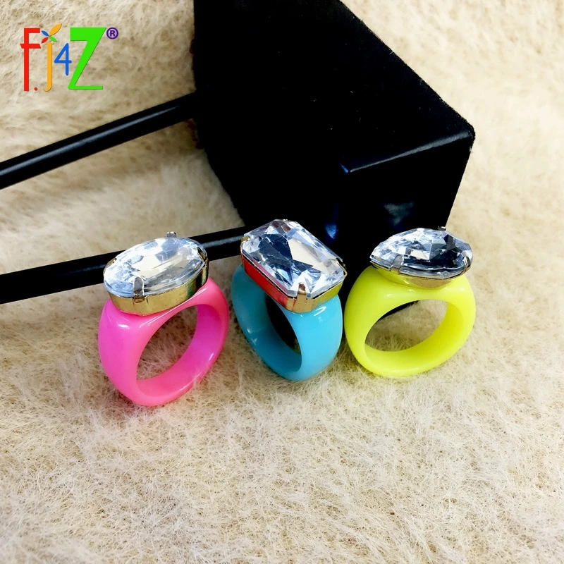 

F.J4Z Big Size Hot Resin Rings for Women 2021 Pop Fashion 3colors/set Geo Faux Stone Top Finger Ring Designer lady Gifts