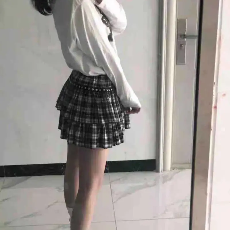 

New women's black and white Gothic Plaid double punk rivet high waist Lolita cake skirt multi functional half length cake skirt