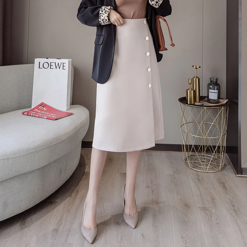 Женская облегающая юбка средней длины однобортная с высокой талией и разрезом по