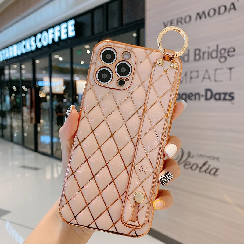 

Luxury Diamond Bling Plating Soft Silicon Wrist Bracket Mobile Phone Case For Huawei Mate 30 40 Pro Nova 7 8 SE Pro Back Covers