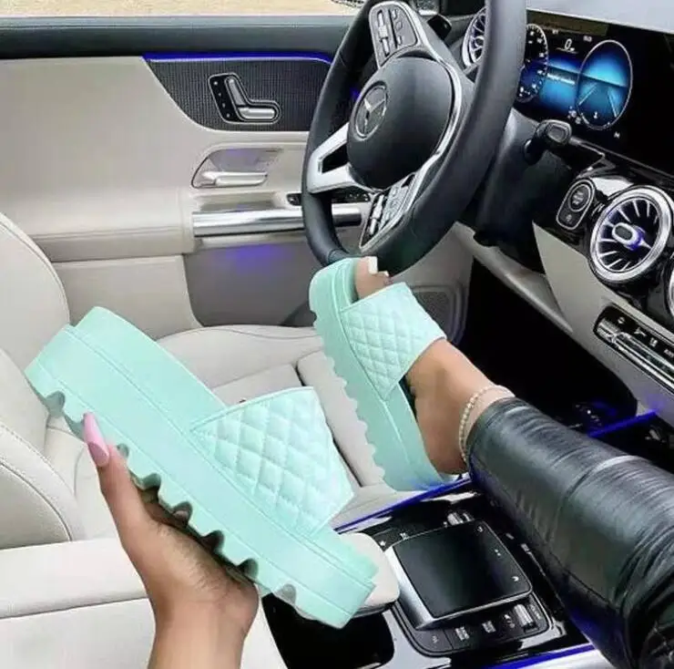 

Spring/Summer 2021 women Luxury Shoes Casual Slides Outdoor Female Flip Flops Summer PU leather Women's Sandal /Slipper
