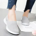 Женские кроссовки TELOTUNY, сетчатые дышащие спортивные туфли, без шнуровки, повседневные лоферы, лето 2021