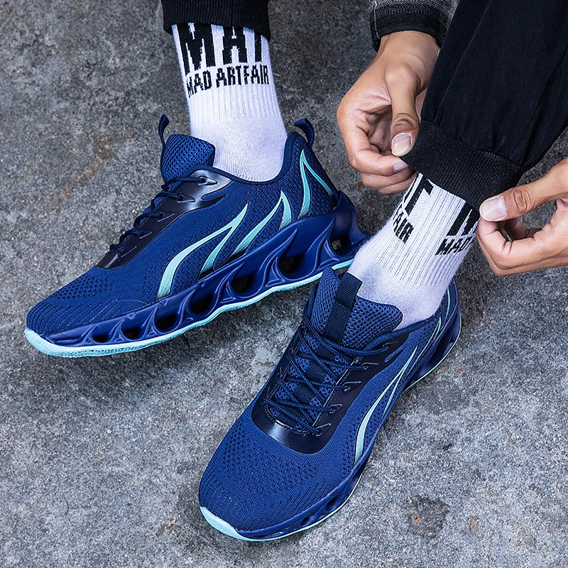 

Large Size 2021 Men Fashion Casual Shoes Summer Breathable Mesh Chunky Sneakers Male Light Black Footwear Boys Platform Shoes