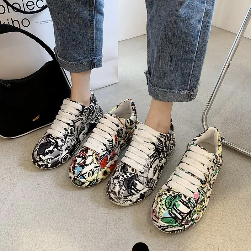 

Shoes Woman 2021 Round Toe Clogs Platform Mixed Colors All-Match Female Footwear Casual Sneaker New Cross Small Creepers Summer