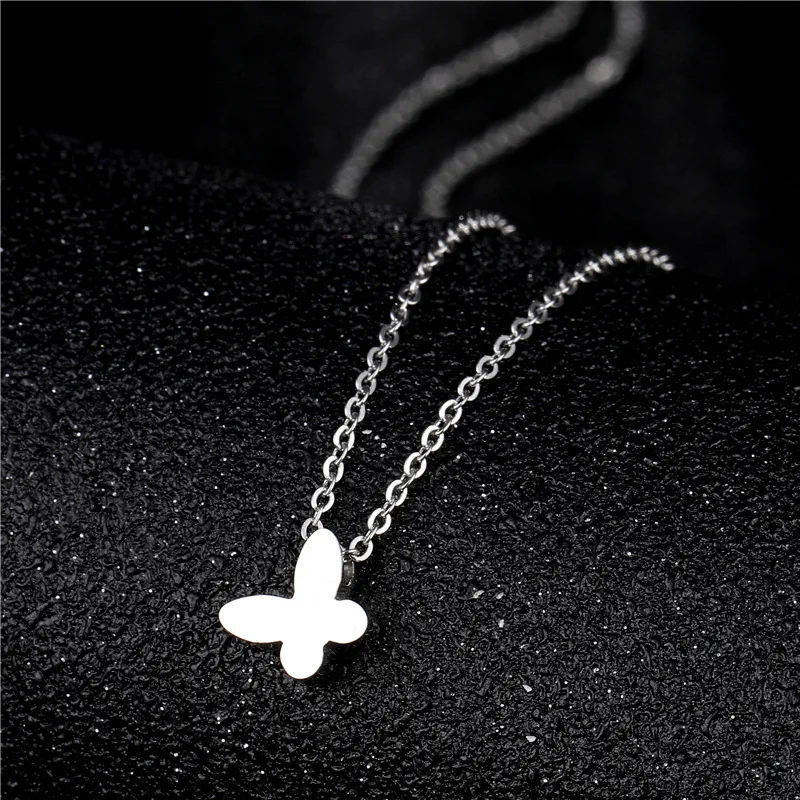 

Small Stainless Steel Three-dimensional Lucky Animal flying butterfly shape Pendant Necklace Woman Mother Gift Wedding Jewelry