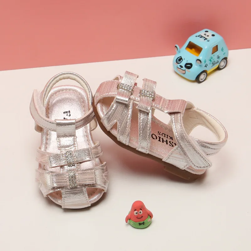 Новые летние сандалии для маленьких девочек Милые Кожаные сабо принцесс Цвет