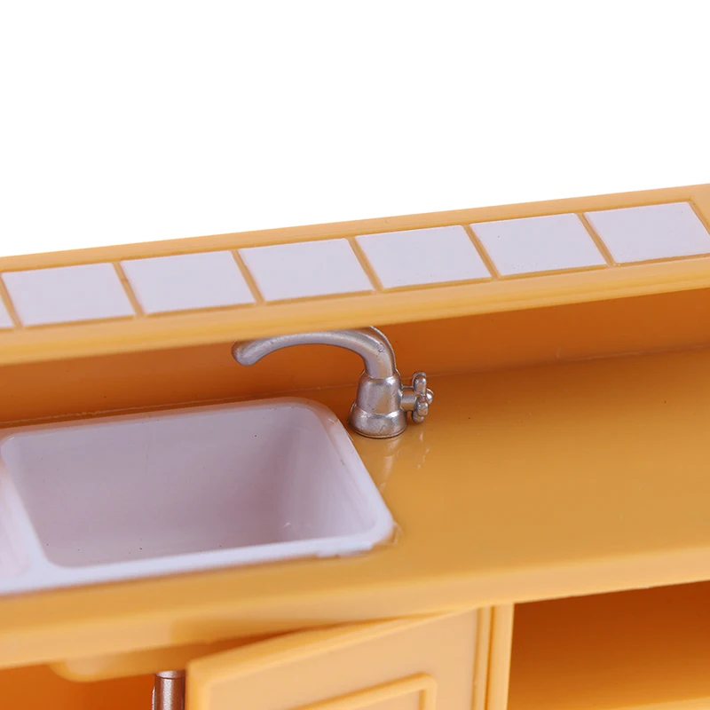 Plastic Mini Bathroom Miniatures Furnitures Kits Set For DIY DollHouse Kids Toy Decor Doll Gift for Children |