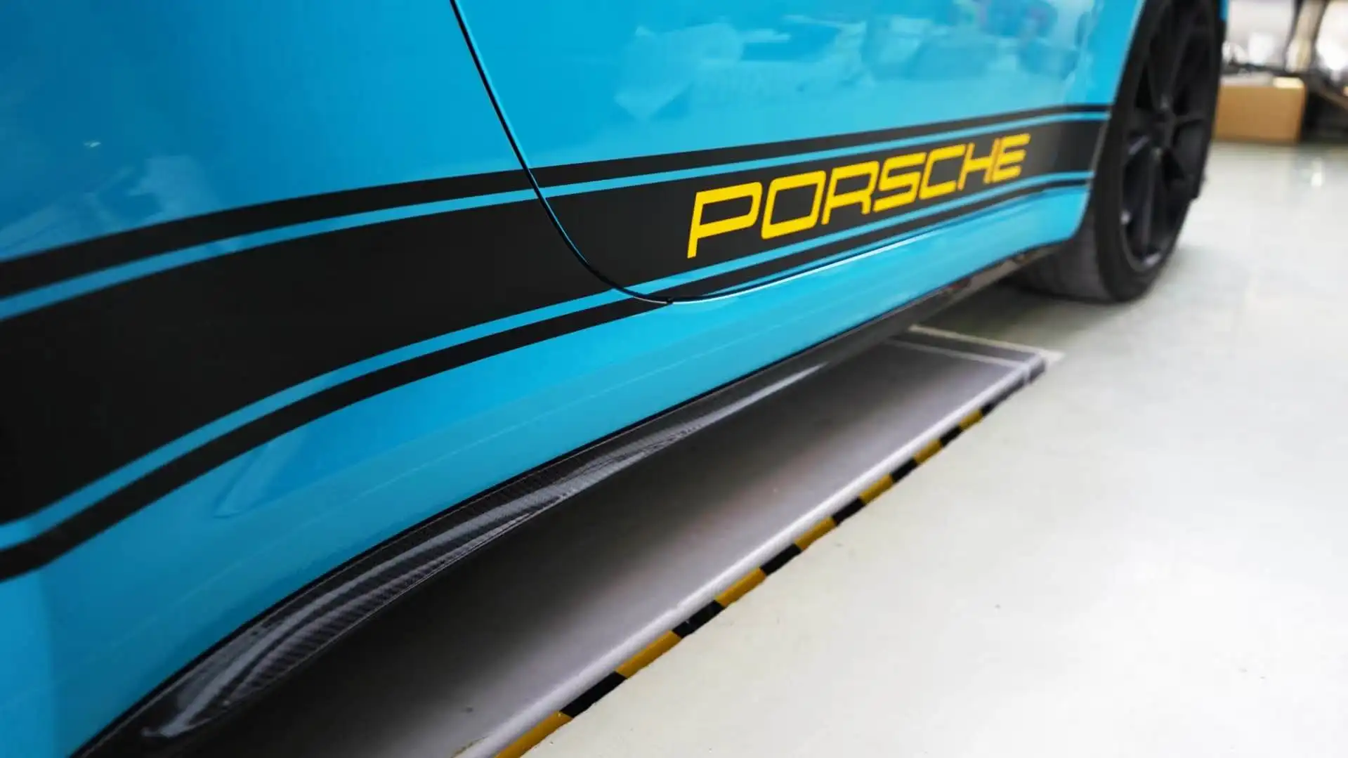 

Karbel accessories carbon fiber side skirt side Bumper Lip Skirt for Porsche 911.2 gt3 2018-2020