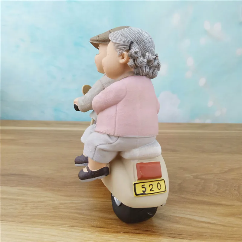 

Newly Couple Creative Old Man Old Lady Ornaments Cute Fahsion Lovers Desktop Adornment for Cake Decor TE889