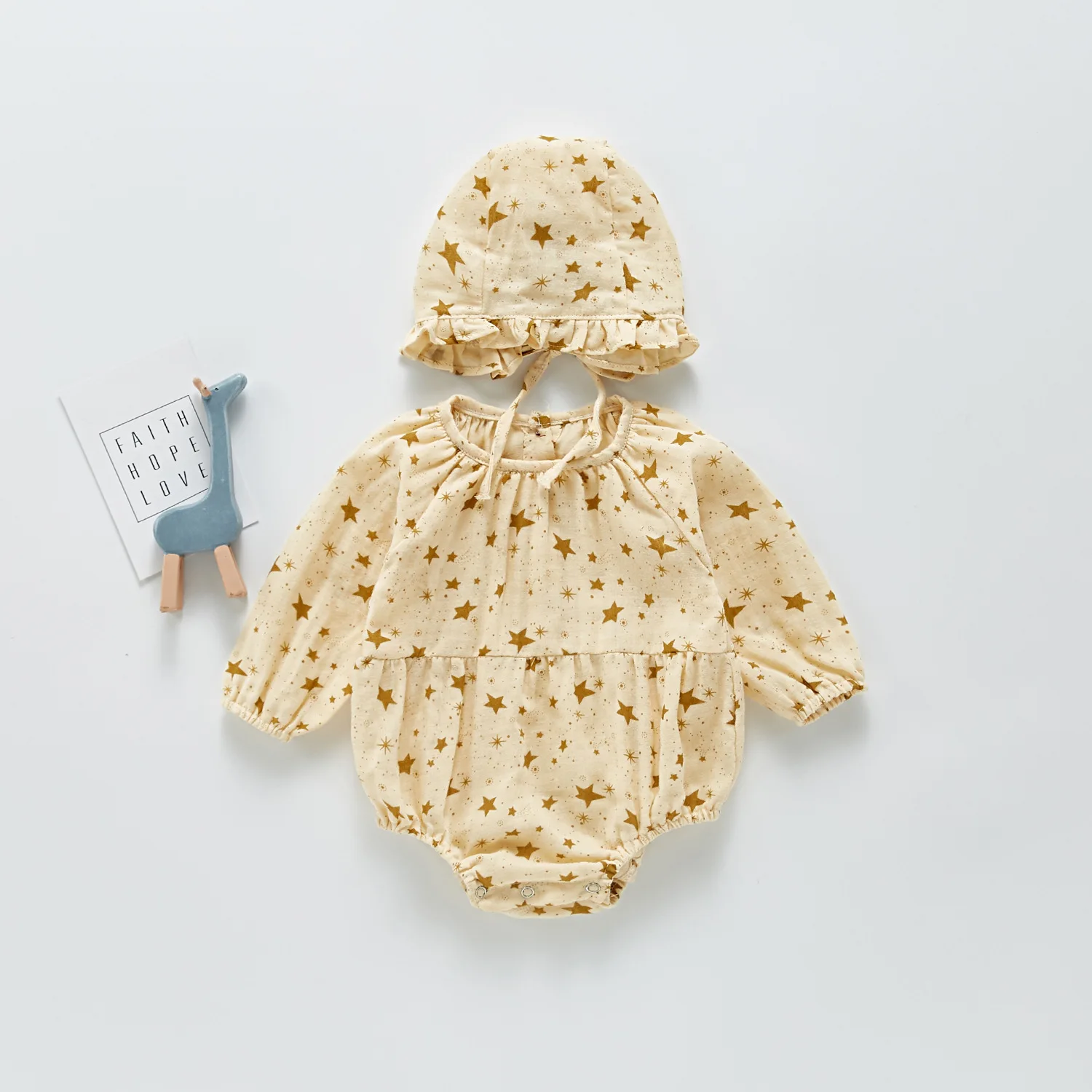 

Spring New Arrivel Girls O-neck Clothes Baby Apricot Stars Long Sleeve Romper Clothing And Hat 2 Pieces Suit Kids Clothing 0-3T