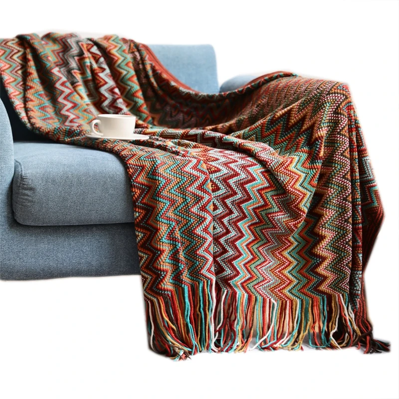 Плед в богемном стиле с бахромой и кисточками разноцветный волнистый полосатый