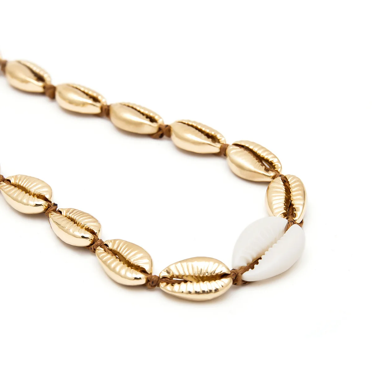 

Visisap Bohemian Simple Geometric Adjustable Shell Necklaces for Women Gold Color Hand-woven High Quality Ethnic Necklace XR2378