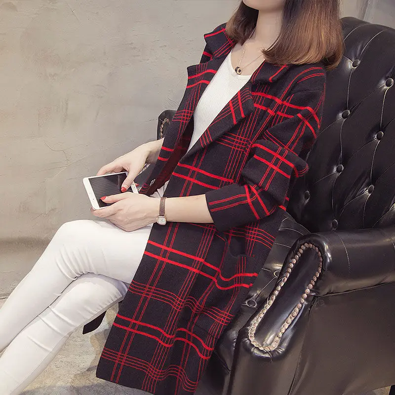 

European Station Plaid Sweater Cardigan 2020 New Women's Mid-length Knitted Jacket