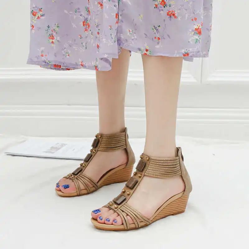 

Slope heel sandals women's new exterior mom shoes back zipper thick soled Roman shoes