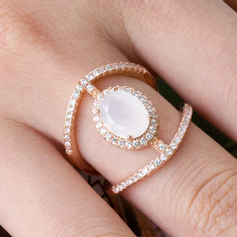 

Hot Selling White Oval Cutting Moonstone Prong Setting Korean Style Jewelry Fashion Dance Party Rings for Women