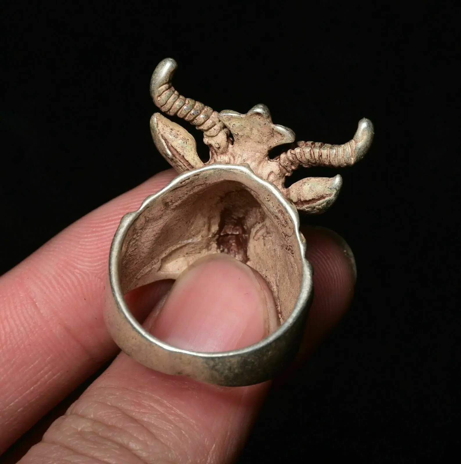 Кольцо в виде старой китайской серебряной династии зодиака животного Овцы козы