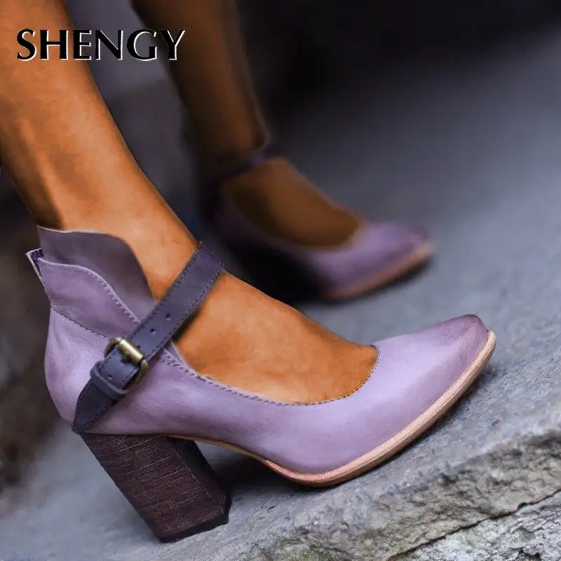 Винтажные взрослые женские туфли лодочки классические из лакированной кожи на