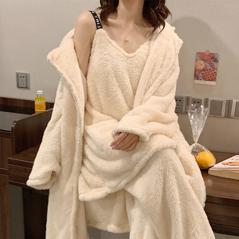 

Пижама для женщин, комплекты из 2 предметов, новинка 2021, бархатная Пижама кораллового цвета, Женская осенне-зимняя ночная рубашка, костюм-тро...