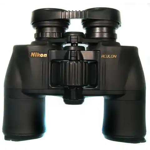 Бинокль Nikon 8-18x42 CF Aculon A211