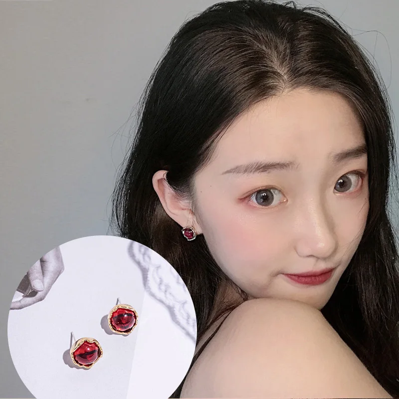 

CHIMERA Vintage Stone Stud Earrings Fashion Red Heart-shaped Women Jewelry Accessories for Wedding Party Simple Round Earrings
