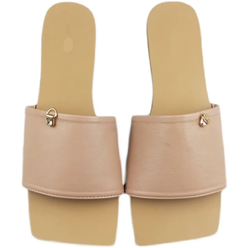 

Slippers Women Summer Rivet Female Shoes Slides Fashion Big Size 2021 Luxury Flat Soft Metal Decoration PU Rubber Casual Basic