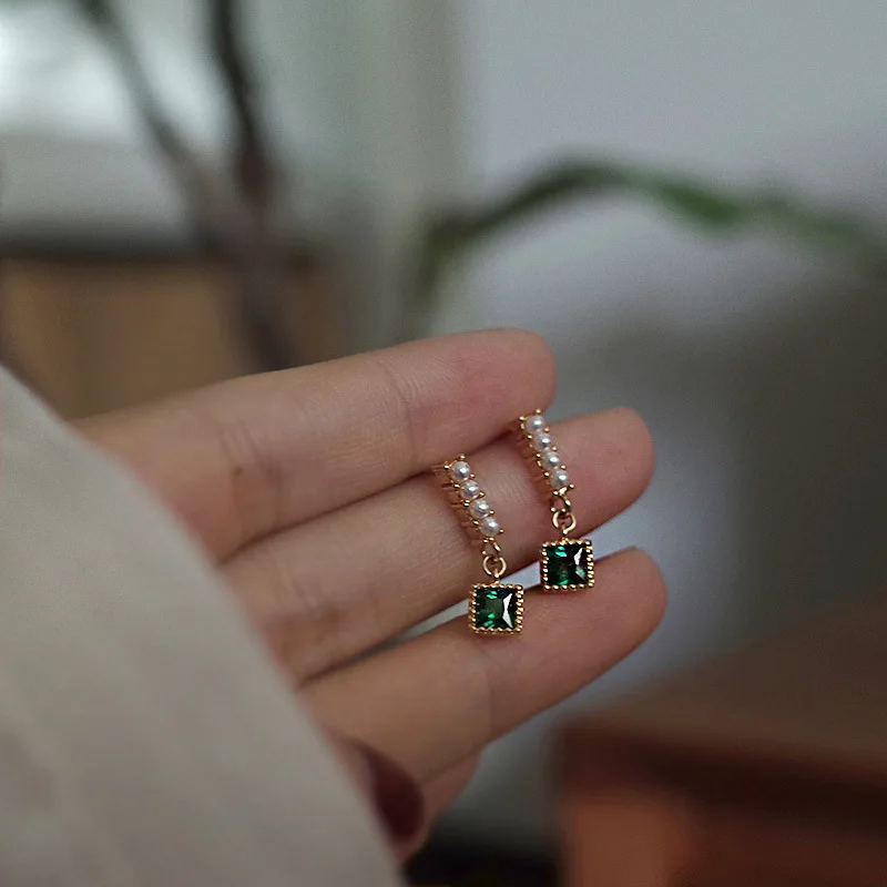 

Large pearl pendant earrings long Trend New exquisite Women's Jewelry Earrring Elegant emerald Pendant Fashion Stud Earrings