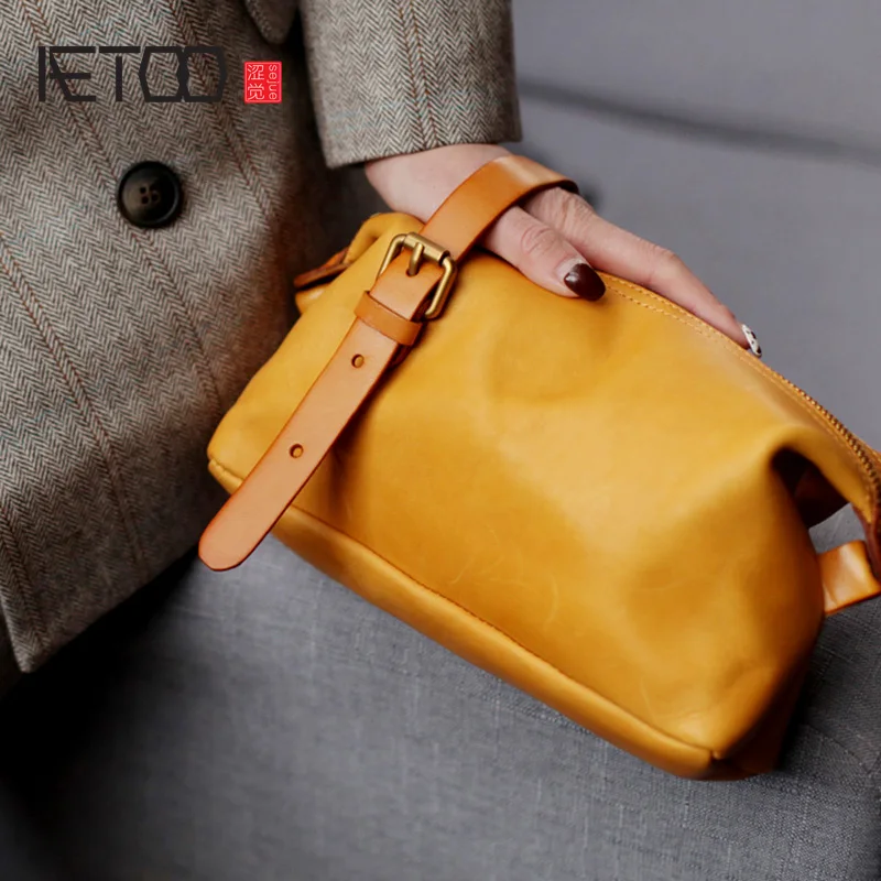 Женская сумка AETOO маленькая специальная из мягкой кожи в стиле ретро простая