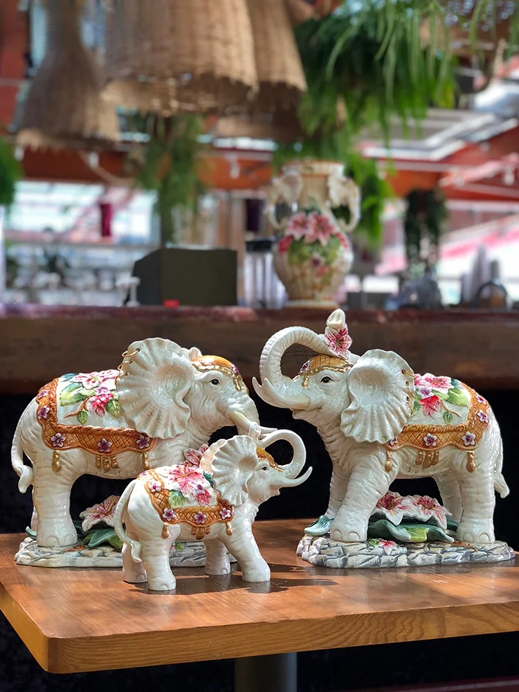 

Creativity Elephant ceramics Decoration Lucky Fortune Home Animal Figurines ornaments Livingroom Office Desktop Crafts