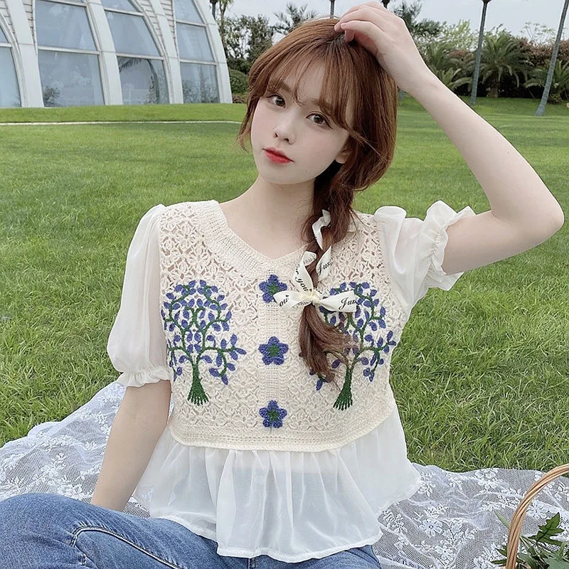 

Women V-neck Short Sleeve Chic Shirts Single-breasted 2021 Summer Hook Flower Hollow Out Blouse Slim Sweet Girl Korean