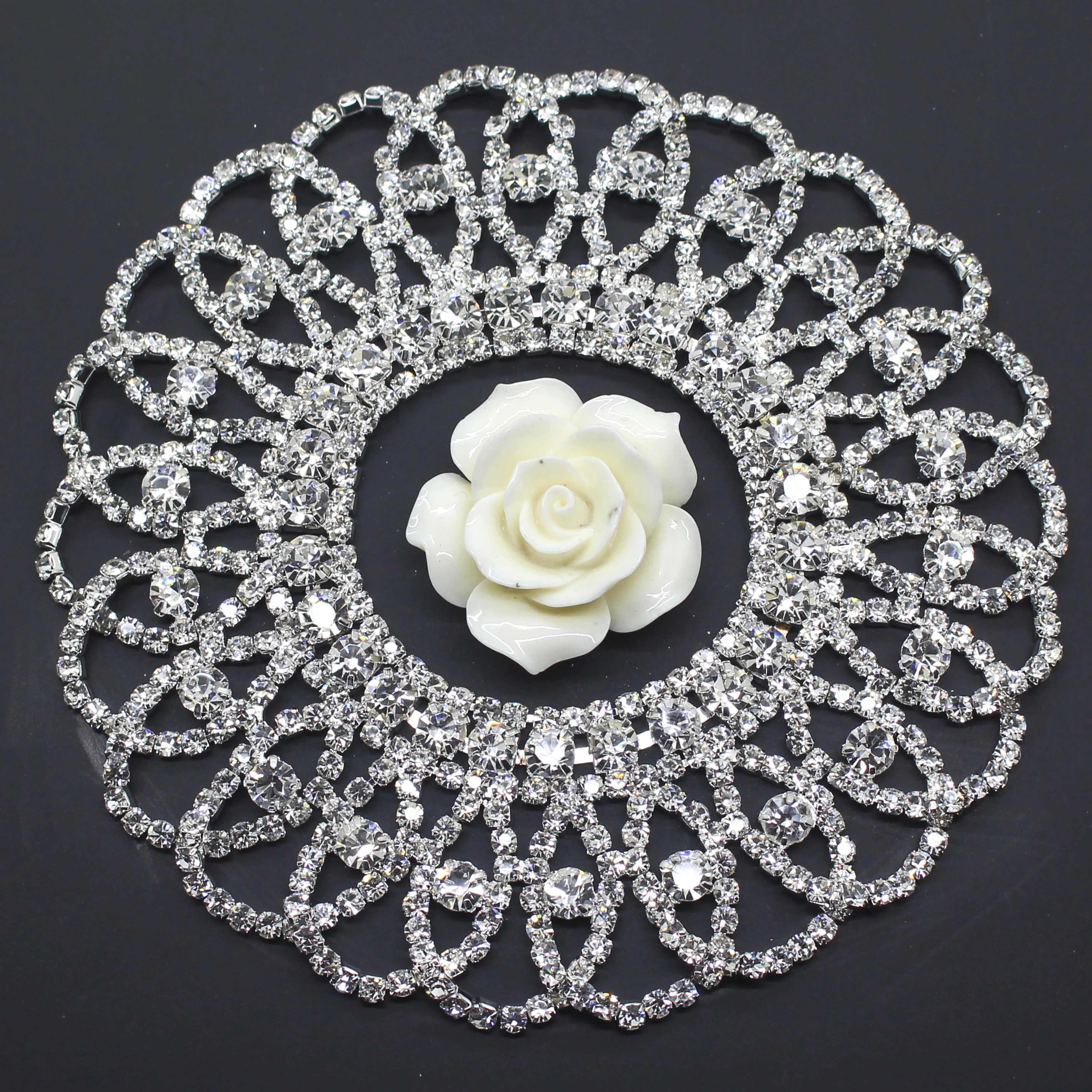 

1pcs / lot 12mm Metal Shiny Round flower full diamond applique Jewelry DIY For women wedding dress jewelry accessories