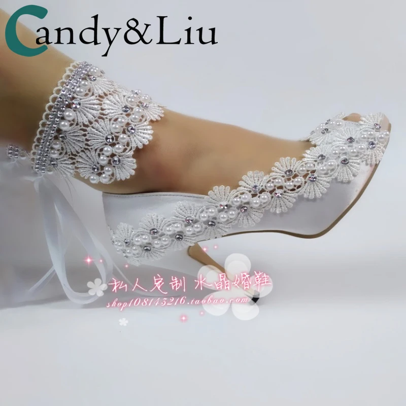 

Female Pumps Party Wedding Date White Lace Flowers Crystal Stone Rhinestone Bride Sandals Beautiful Designs Women Shoes
