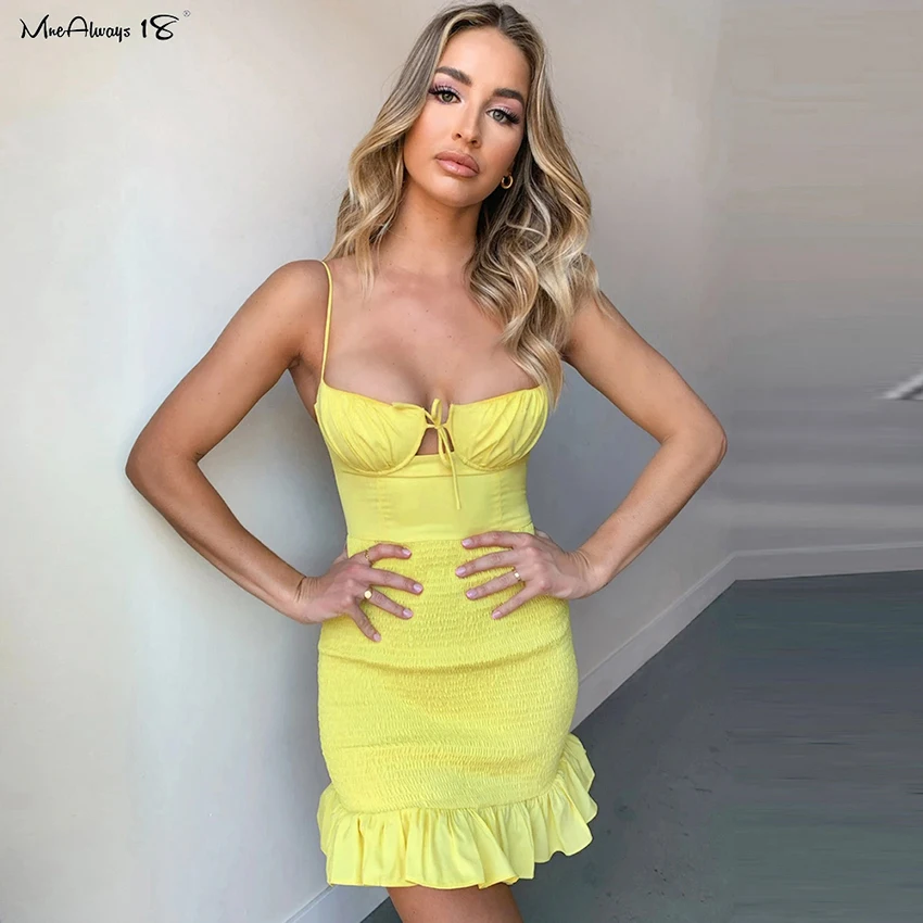 Женское платье с рюшами Mnealways18 желтое мини на бретельках открытой спиной