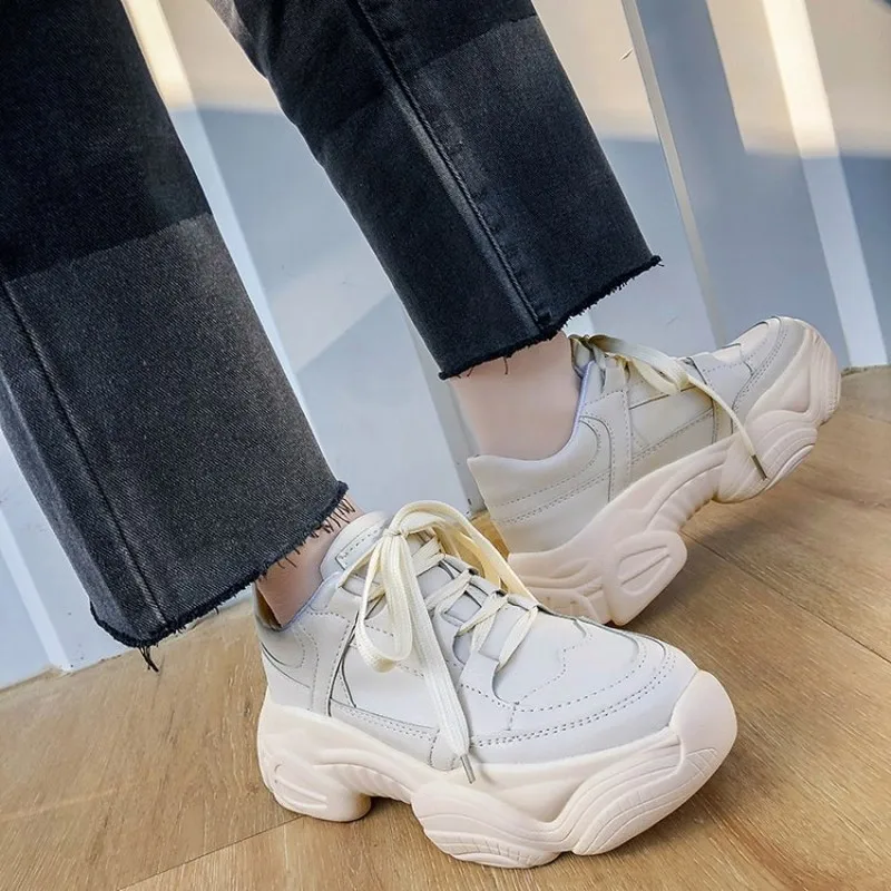 Женские осенние кроссовки для бега удобные дышащие на плоской платформе женская