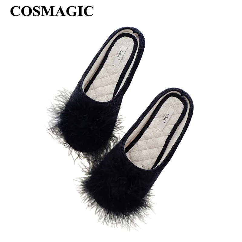 Женские шлепанцы с меховыми помпонами comagic легкие домашние тапочки закрытым