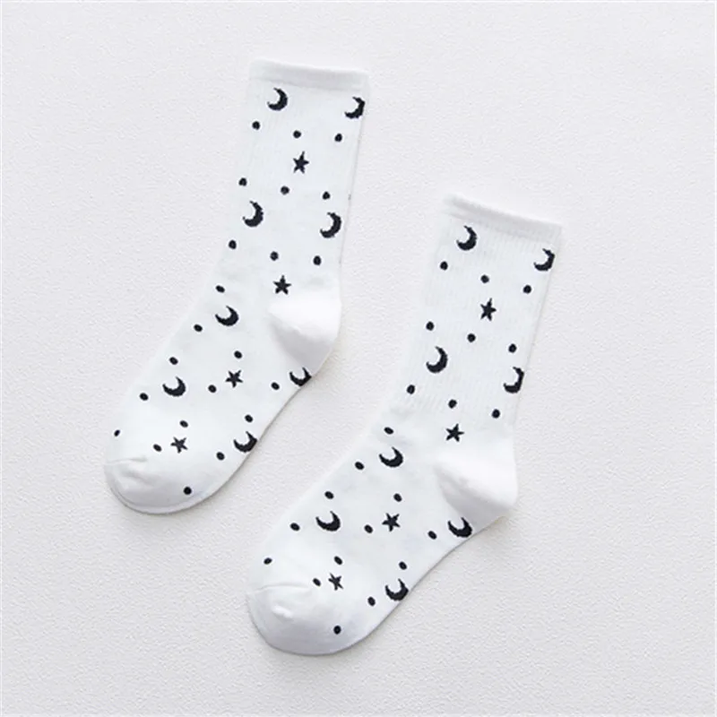 

Fashion Hip Hop Letter Socks Men Women Cartoon Hiphop Socks Street Sports Skateboard Black White Couple Socks Man