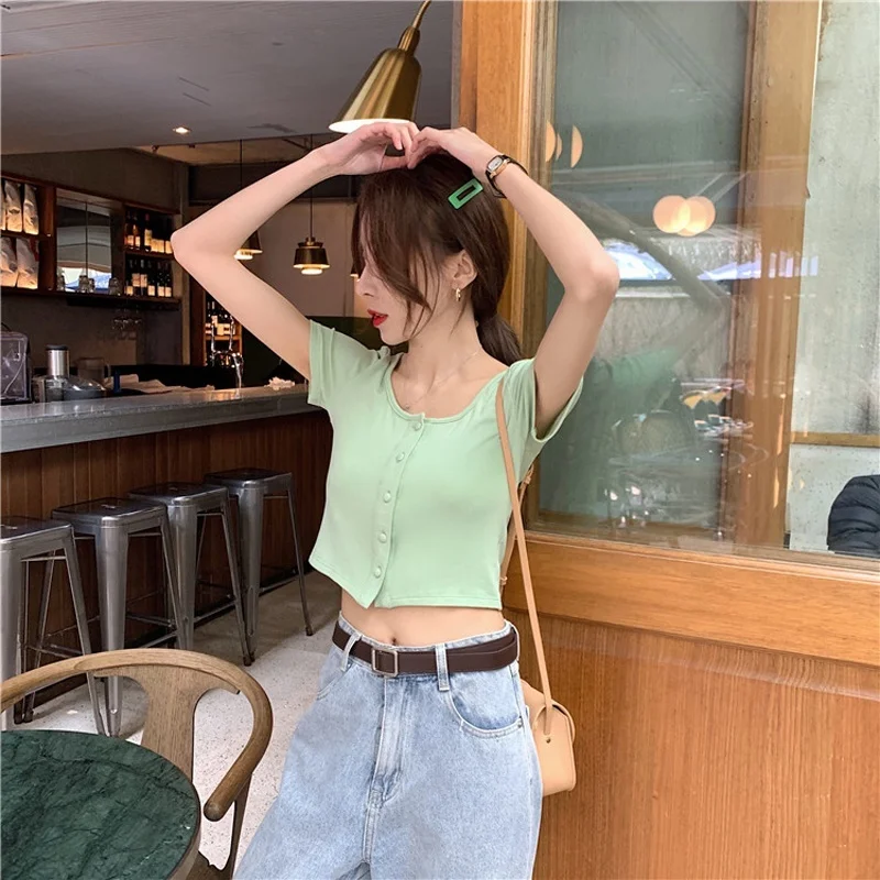 Женская футболка повседневная короткая однобортная с коротким рукавом женская в