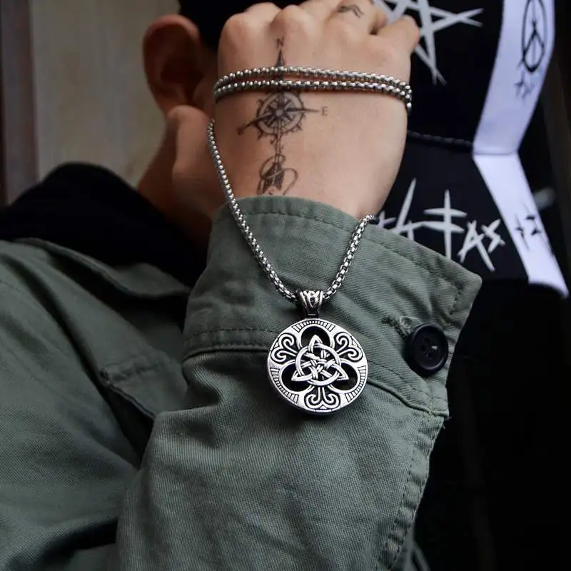 

Vintage Concentric Knot Medal Tag Pendant Chains Punk styles Men Stainless Steel Necklace Ireland Jewelry Hip Hop Sweater Chain