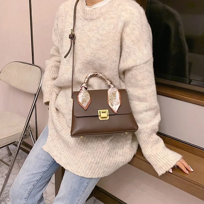 

2021 Fashion Women Designer Handbag and Purses Luxury Buckle Black Pu Leather High Capacity Shoulder Messenger Bag with Ribbon