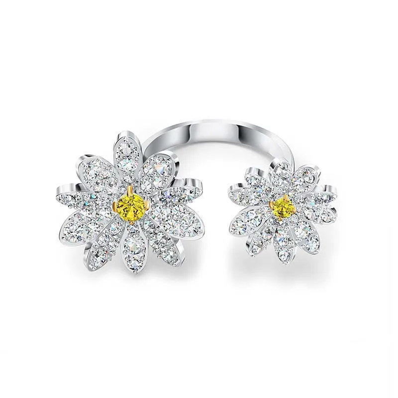 

2021 Fashion Jewelry High Quality SWA Fresh Shining Crystal Exquisite Sunflower Style Charm Women's Pendant Necklace Set Series