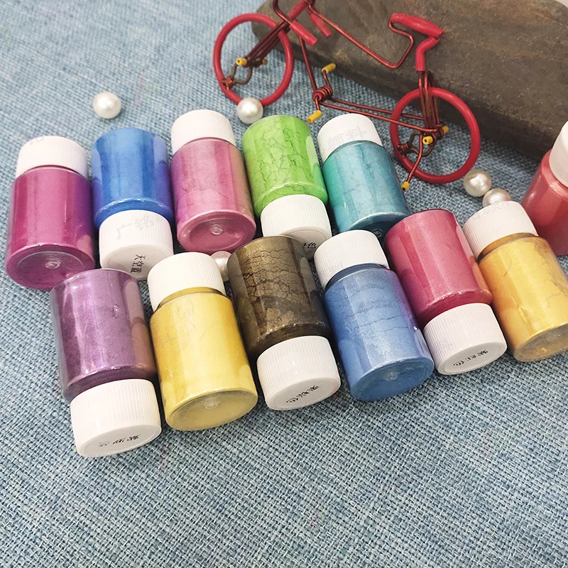 

Pearlescent powder