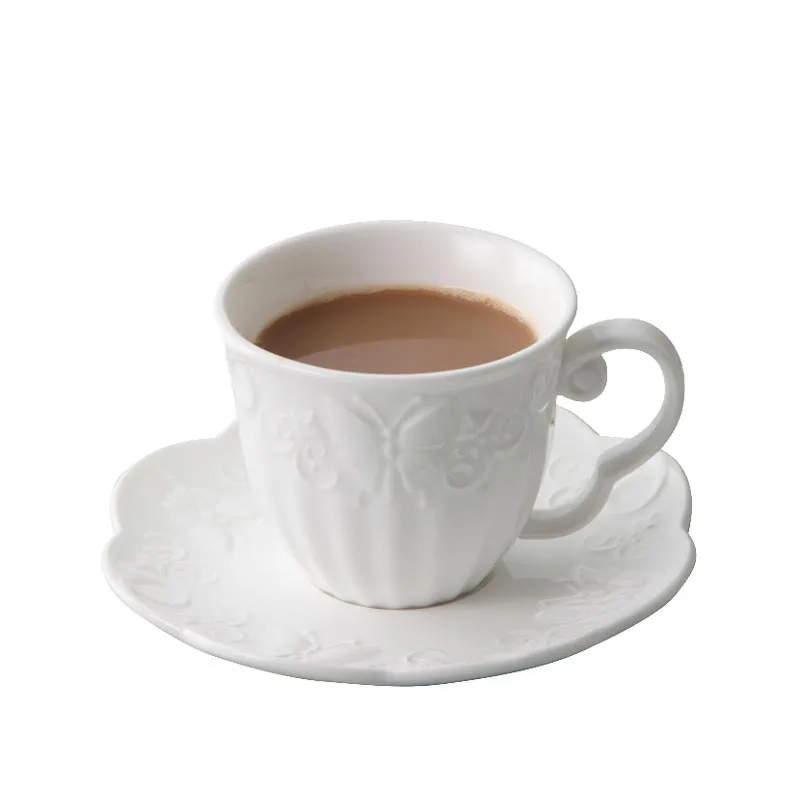 Кофейная чашка в европейском стиле с блюдцем ложкой белая керамическая